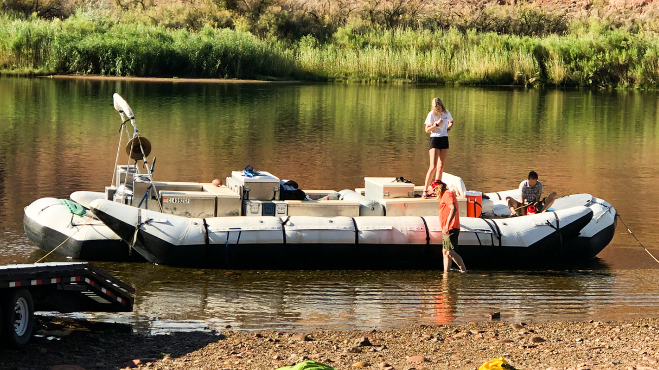 Rigging an S-Rig to prepare it for the Colorado River